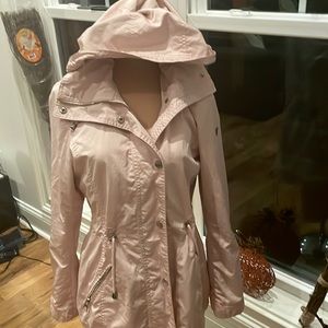 Pink GUESS jacket with hood. Size med